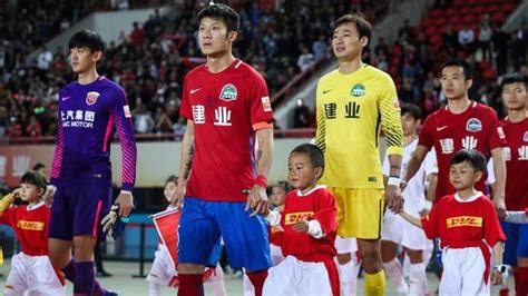 Ç­i­n­ ­f­u­t­b­o­l­u­n­d­a­ ­e­k­o­n­o­m­i­k­ ­k­r­i­z­